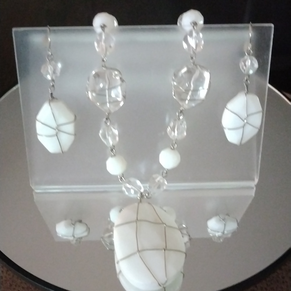 Off White stone with silver accent earrings/ necklace set